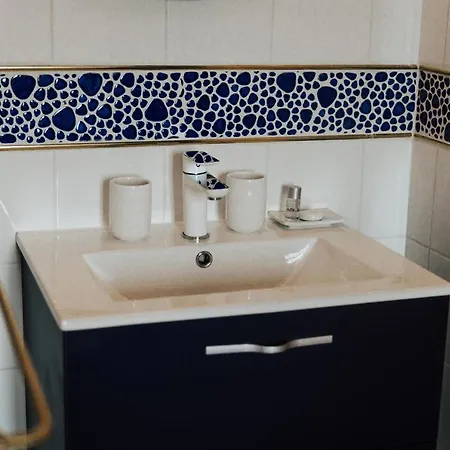 Du Château Le Conte Au Coeur Du Vignoble De Emilion 4*