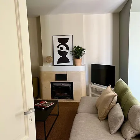 Maison d'hôtes Du Château Le Conte Au Coeur Du Vignoble De Emilion 4*