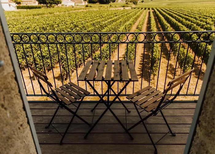 Du Château Le Conte Au Coeur Du Vignoble De Emilion Saint-Émilion