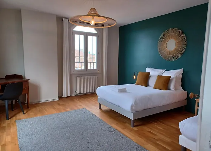 D'hote & Chateau Le Conte - Emilion ゲストハウス 4*